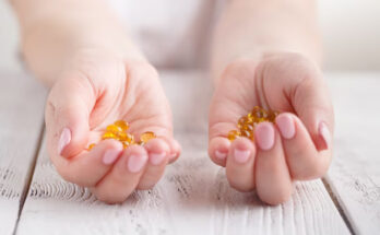 You may detect a vitamin B12 shortage by looking at your nails!